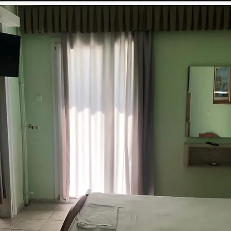 Eva * Paralia Katerinis